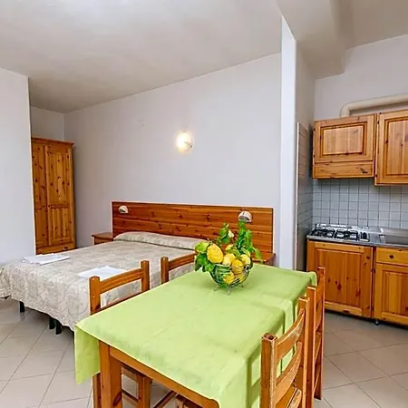 Tina Aparthotel 2*